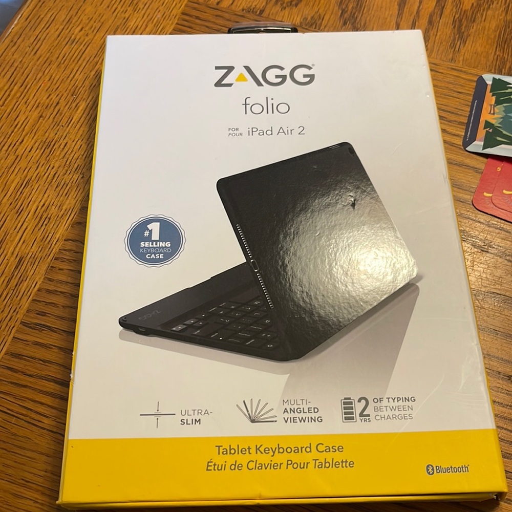 Zagg folio for iPad Air 2